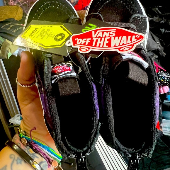 Sk8-Hi Zip Disney Nightmare Before Christmas Vans - Picture 3 of 8